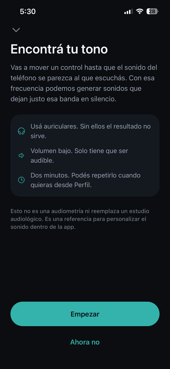 Dos minutos, con auriculares y en silencio. La app aclara lo que hay que aclarar: no es una audiometría y no reemplaza un estudio audiológico.